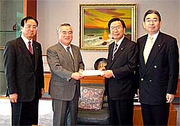 橋本知事に予算要望（知事室で）
