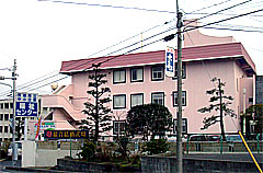 050203center.jpg