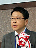 センター運営の抱負を語るNPOインパクトの代表理事梶修明さん