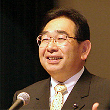 4期目に向けての抱負を語る井手よしひろ県議